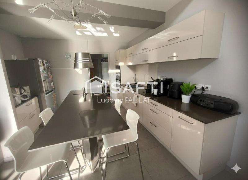 Maison - 165 m² - 7 pièces