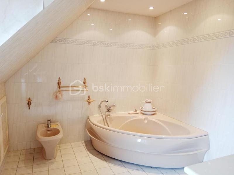 Maison - 127 m² - 5 pièces