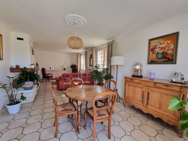 Maison - 175 m² - 8 pièces