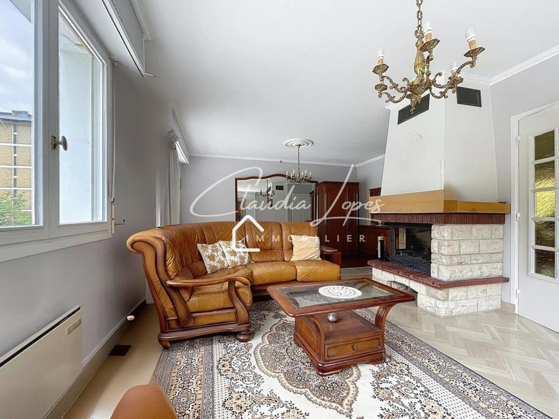 Maison - 135 m² - 6 pièces