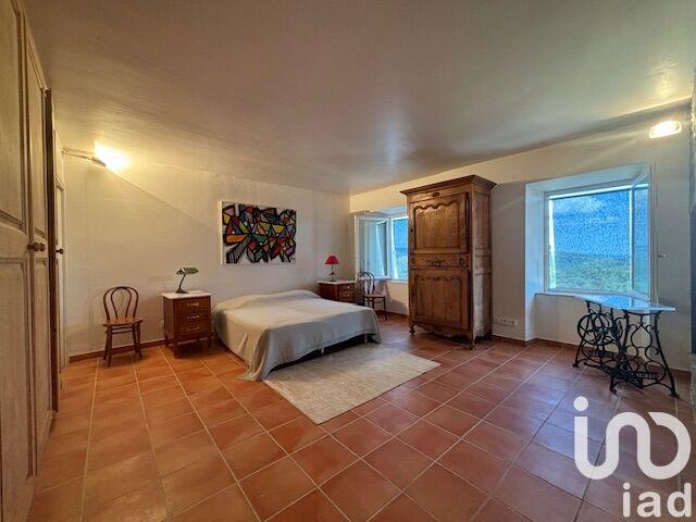 Maison - 300 m² - 10 pièces