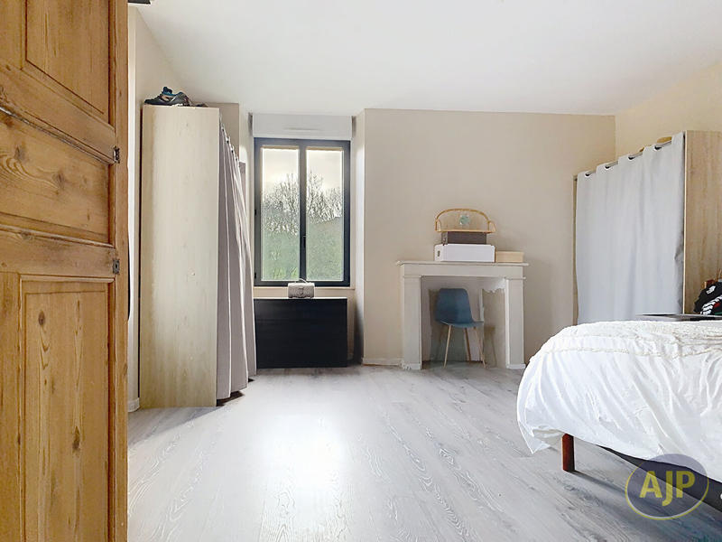 Maison - 187 m² - 5 pièces