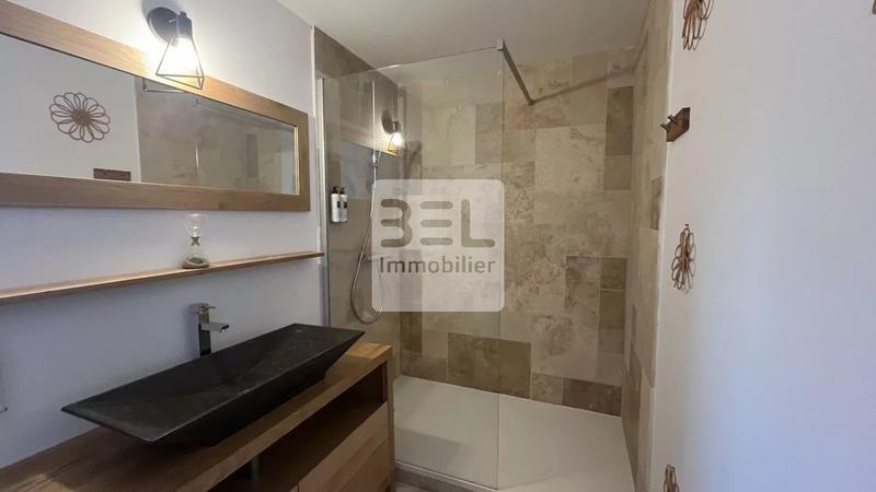 Mas - 245 m² - 9 pièces