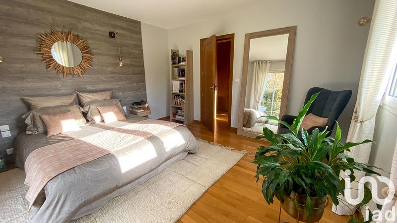 Maison - 244 m² - 9 pièces