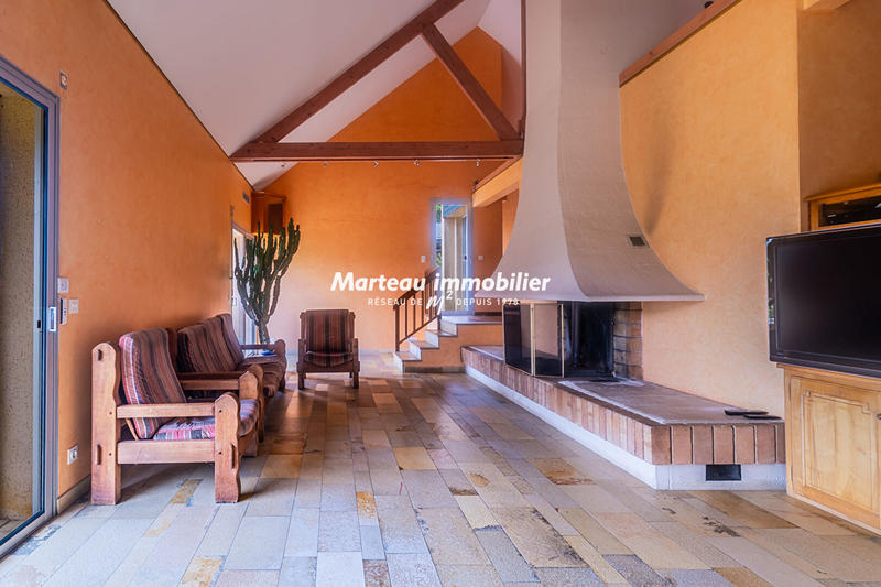 Maison - 202 m² - 7 pièces