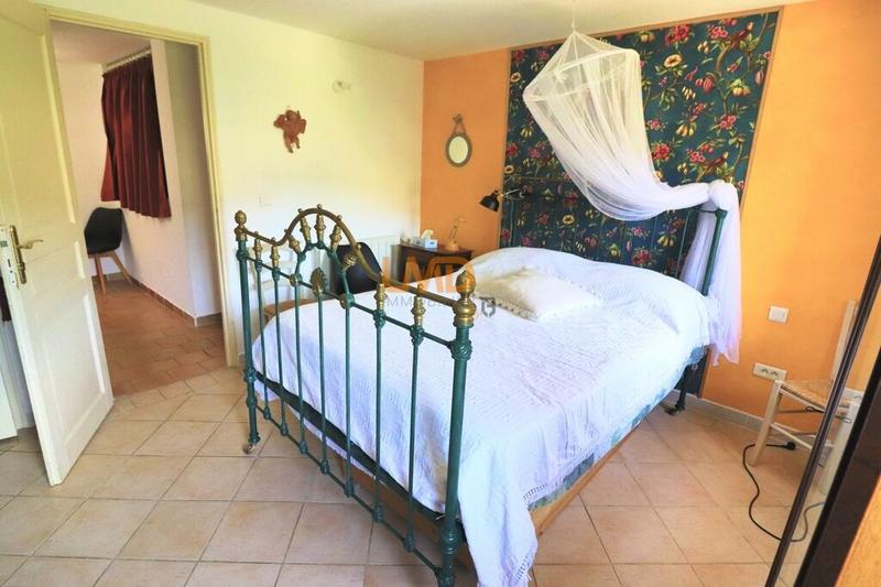 Propriété - 165 m² - 5 pièces