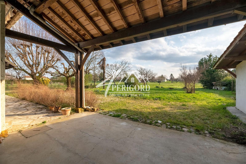 Maison traditionnelle - 200 m² - 8 pièces