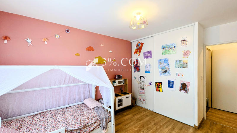 Appartement - 80 m² - 4 pièces