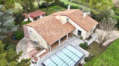 Villa - 217 m² - 8 pièces