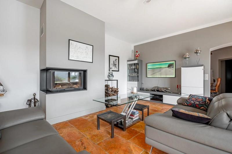 Villa - 252 m² - 9 pièces