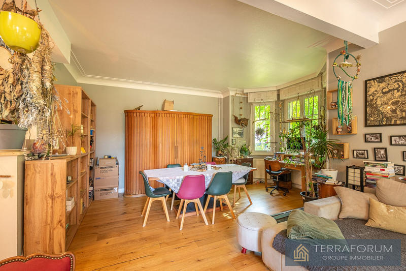 Maison - 265 m² - 8 pièces