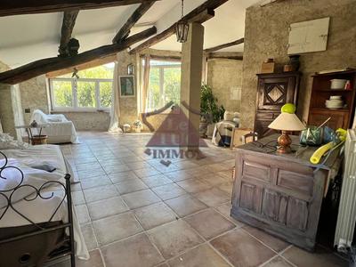 Maison en pierre - 170 m² - 6 pièces