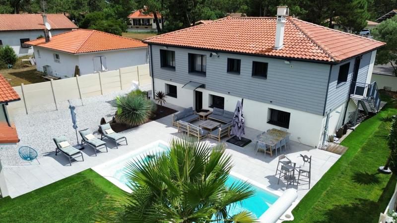 Maison - 185 m² - 8 pièces