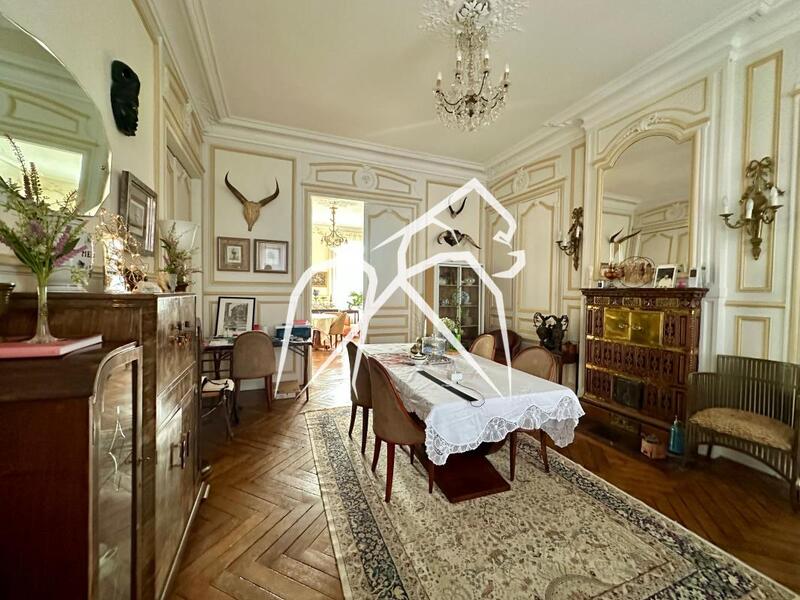 Appartement ancien - 135 m² - 5 pièces
