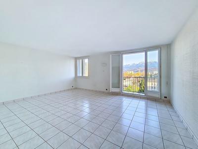 Appartement - 70 m² - 4 pièces
