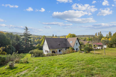 Maison - 215 m² - 7 pièces