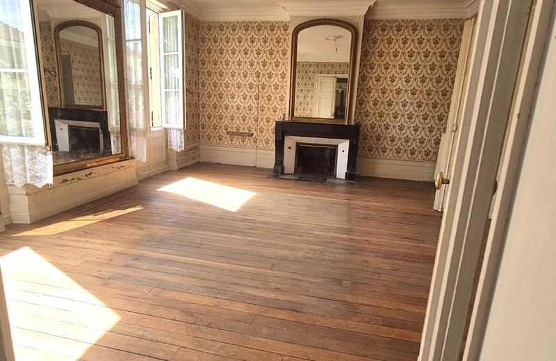 Maison - 396 m² - 16 pièces