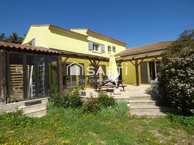 Maison - 208 m² - 7 pièces