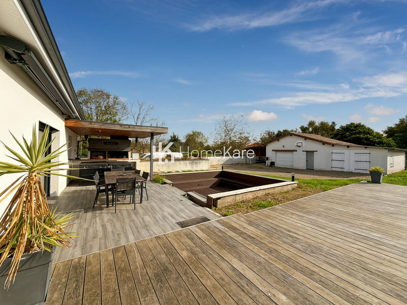 Maison - 140 m² - 5 pièces