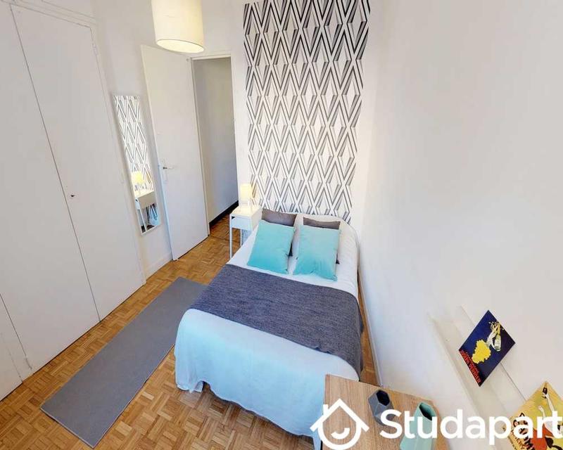 Chambre - 80 m² - 1 pièce