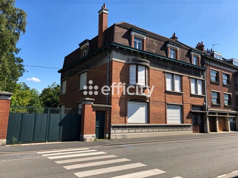 Maison - 440 m² - 12 pièces