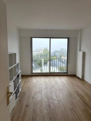 Bureau - 90 m² - 5 pièces