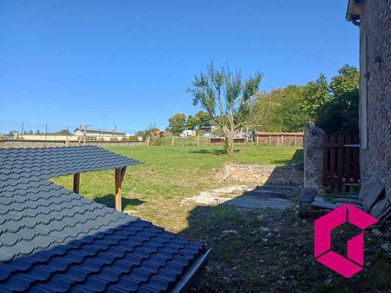 Maison - 390 m² - 6 pièces