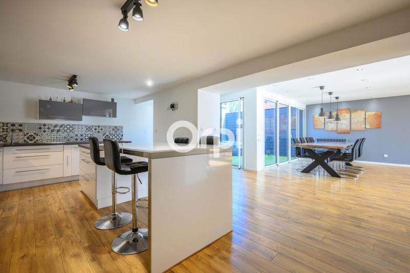 Maison - 200 m² - 6 pièces