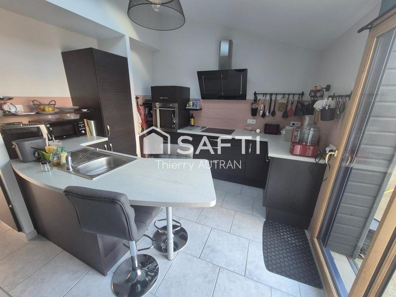 Maison - 216 m² - 9 pièces