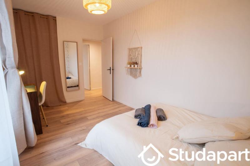 Chambre - 9 m² - 1 pièce