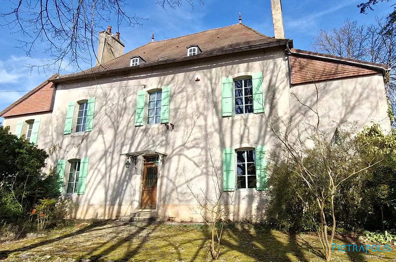 Maison ancienne - 248 m² - 9 pièces
