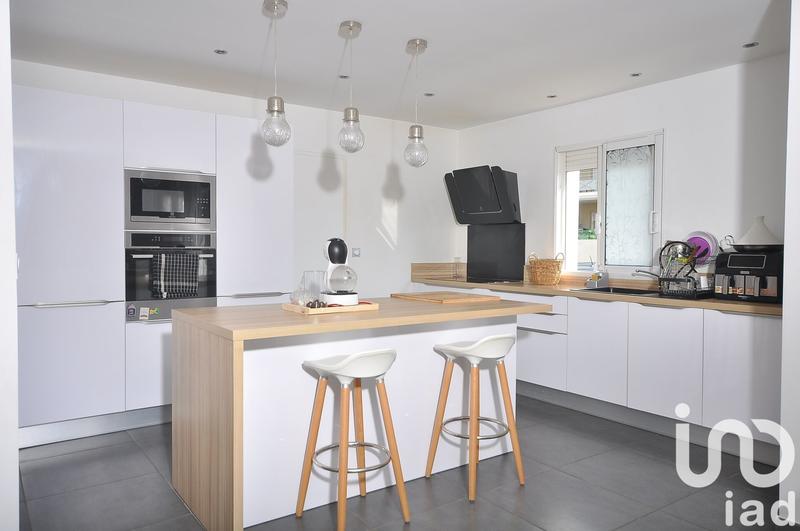 Maison - 123 m² - 6 pièces