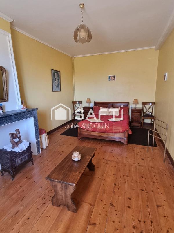 Maison - 250 m² - 8 pièces