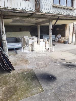 Maison - 180 m² - 4 pièces