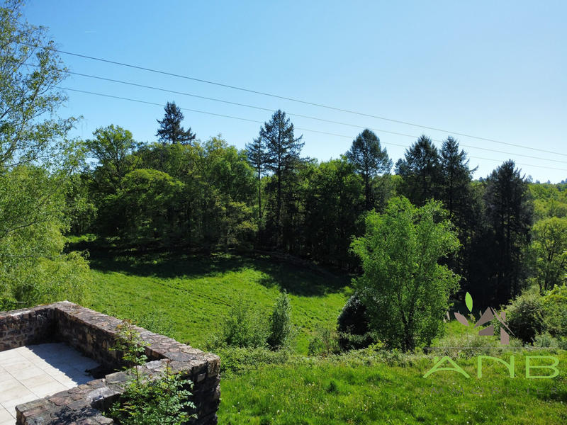 Maison - 332 m² - 8 pièces