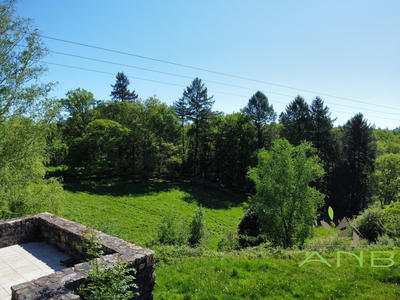 Maison - 332 m² - 8 pièces