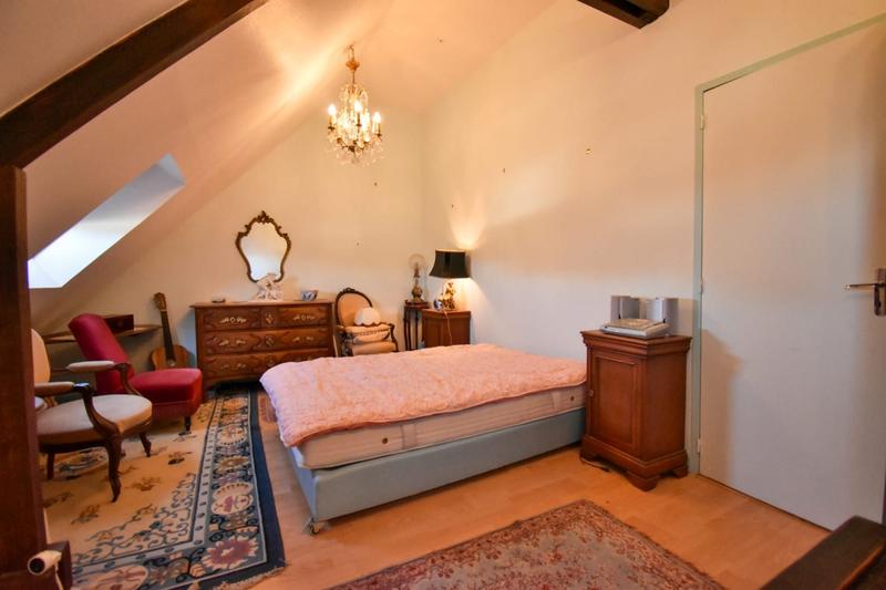 Maison traditionnelle - 162 m² - 10 pièces