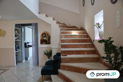 Maison contemporaine - 221 m² - 6 pièces