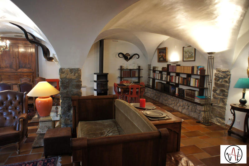 Maison ancienne - 292 m² - 7 pièces