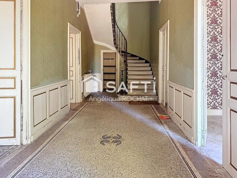 Maison - 370 m² - 12 pièces