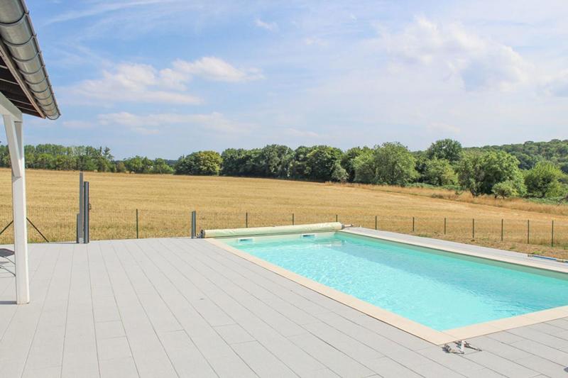 Maison - 359 m² - 10 pièces