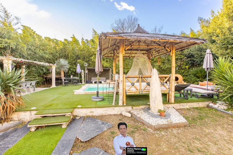 Mas - 303 m² - 9 pièces