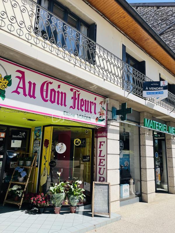 Local commercial - 125 m² - 3 pièces