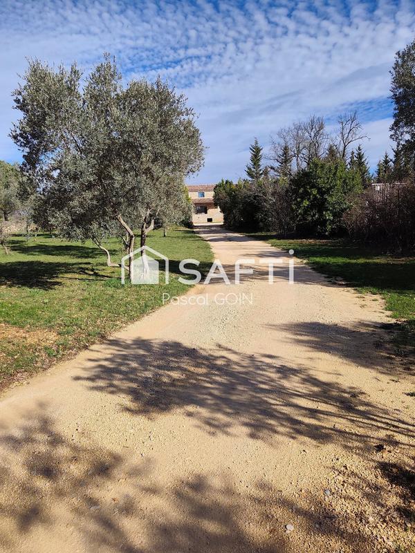 Maison - 220 m² - 8 pièces