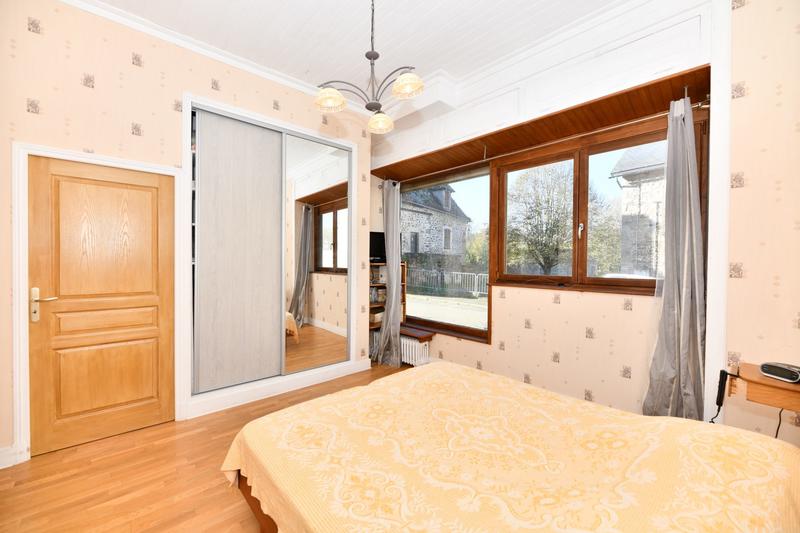 Maison - 150 m² - 9 pièces