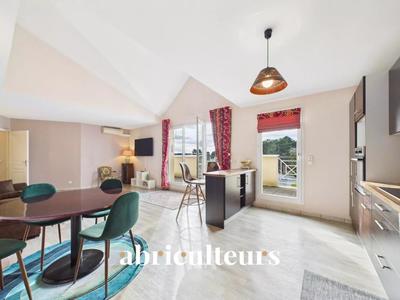 Appartement - 90 m² - 4 pièces