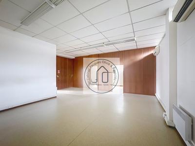 Local commercial - 164 m² - 9 pièces