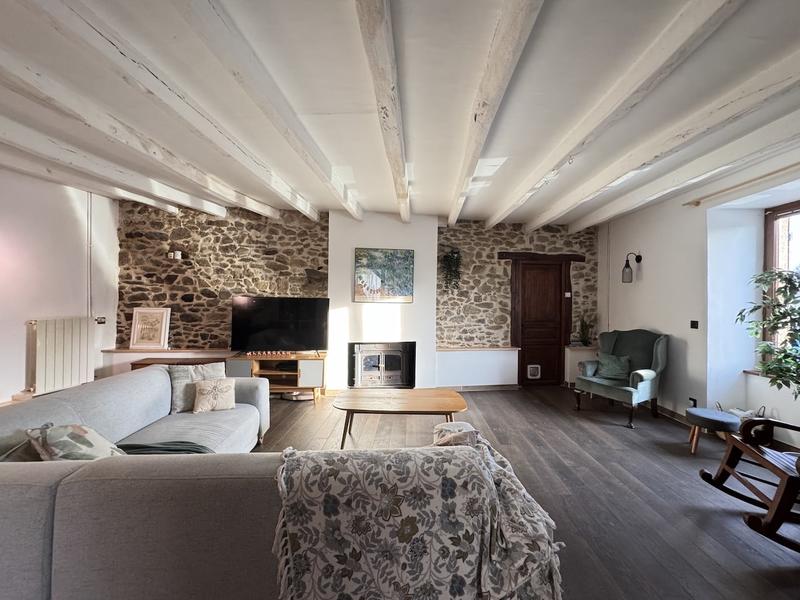 Maison - 207 m² - 7 pièces