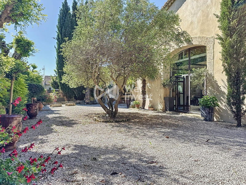 Maison - 260 m² - 8 pièces