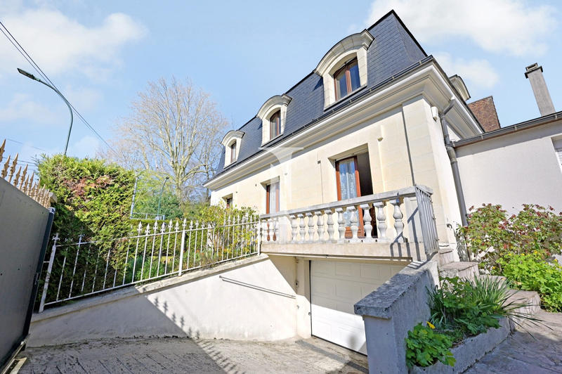 Maison - 137 m² - 5 pièces